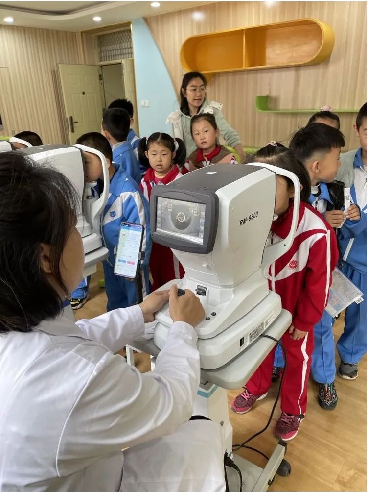 关爱学生眼健康 视力筛查进校园(图4)